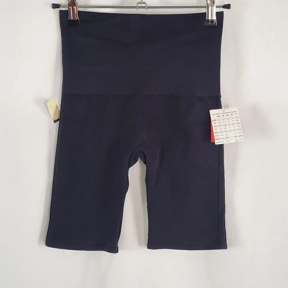 NWT Spanx Look at Me Now Biker Shorts - Small